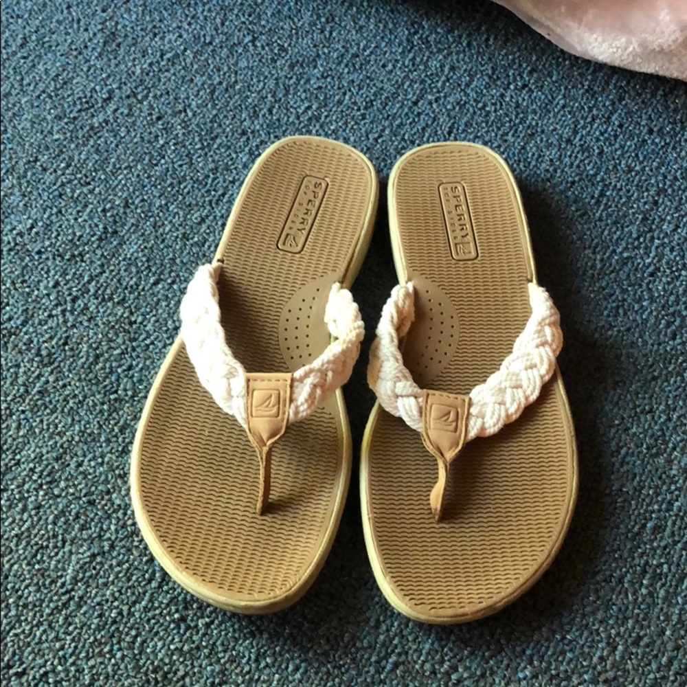 Sperry knit thongs